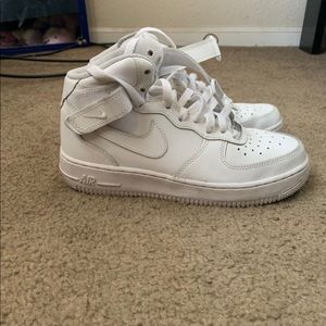 Mid top Nike Air Force 1